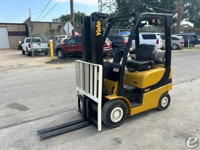 2017 Yale GLP030VXNRAE084