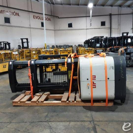 2016 Crown SP4030-30 Electric Order Picker - 123Forklift