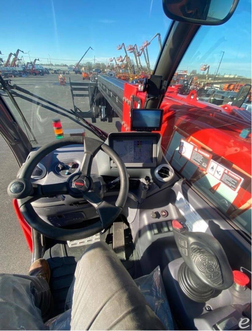 2023 Manitou MHT12330