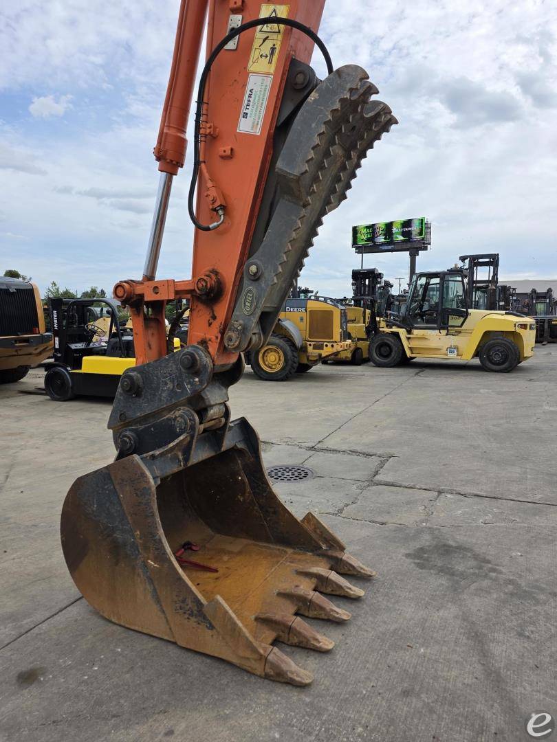 2016 Hitachi ZX225US LC-5B
