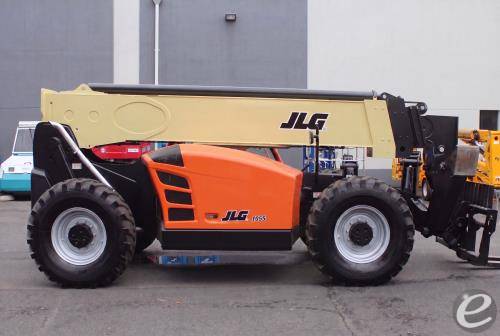 2016 JLG 1055