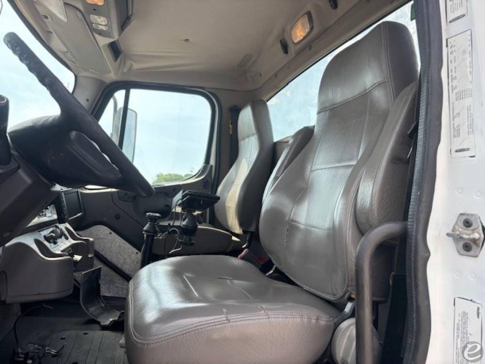 2016 Freightliner BUSINESS CLASS M2 106