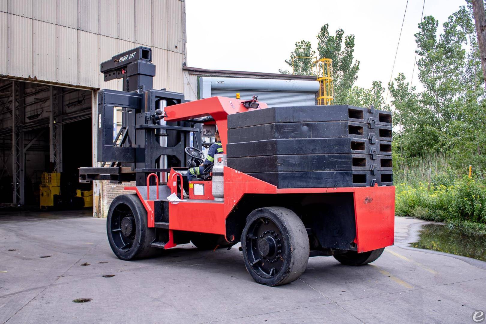 2009 Rigger Lift R90