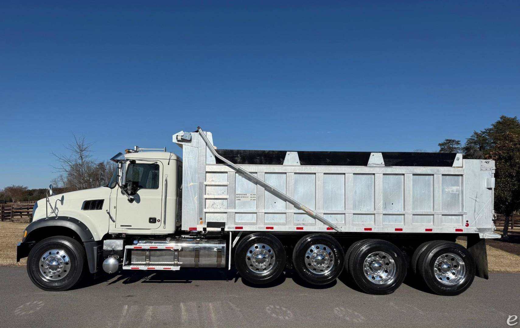 2019 Mack GRANITE 64FR