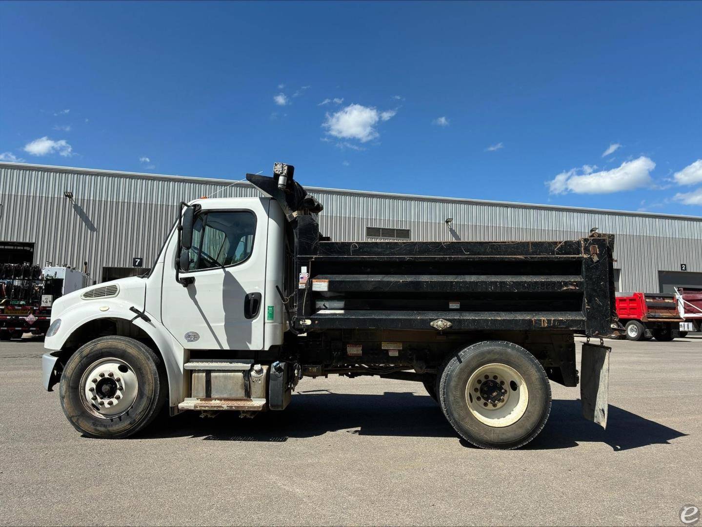2019 Freightliner BUSINESS CLASS M2 106