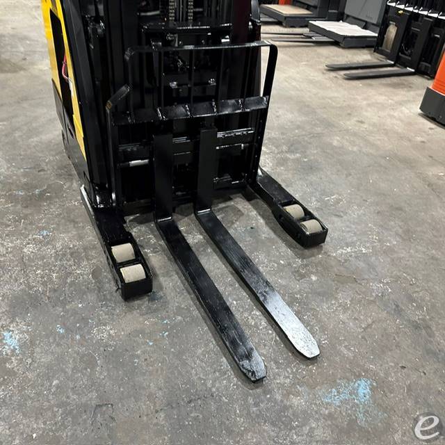 2022 Yale NR035DC