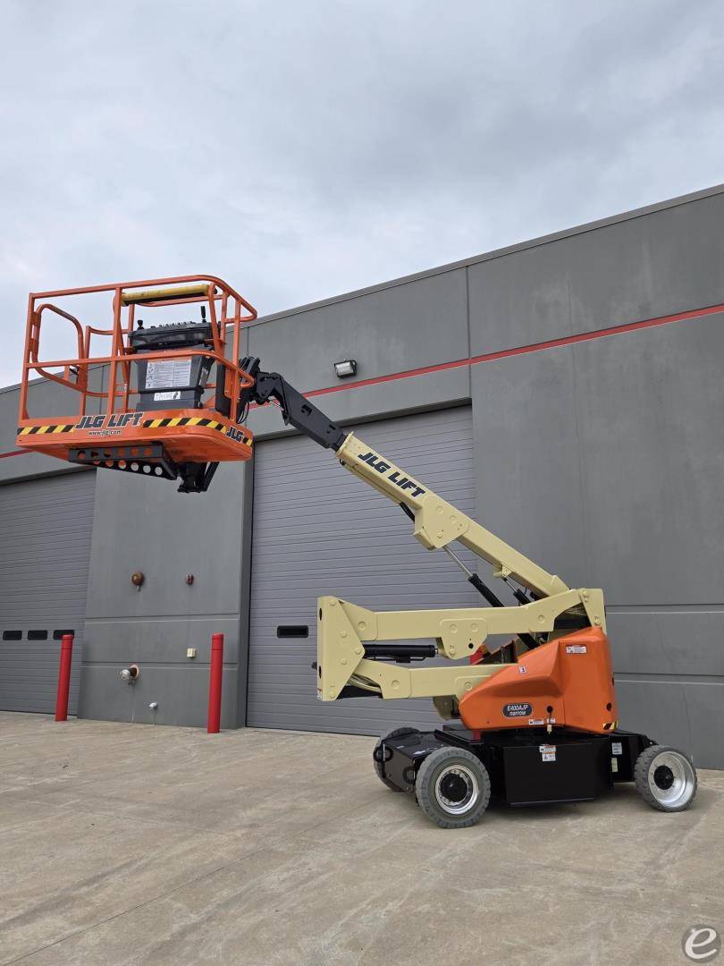 2016 JLG E400AJPN