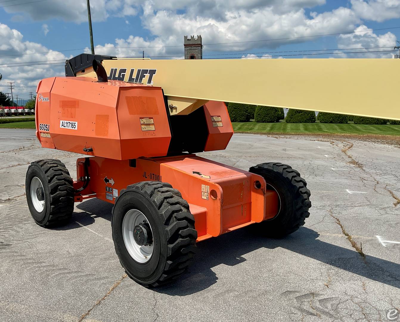 2017 JLG 660SJ