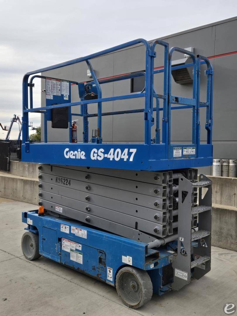 2016 Genie GS4047 Electric Scissor Lift - 123Forklift