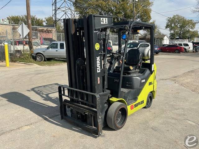 2021 Clark S25CL