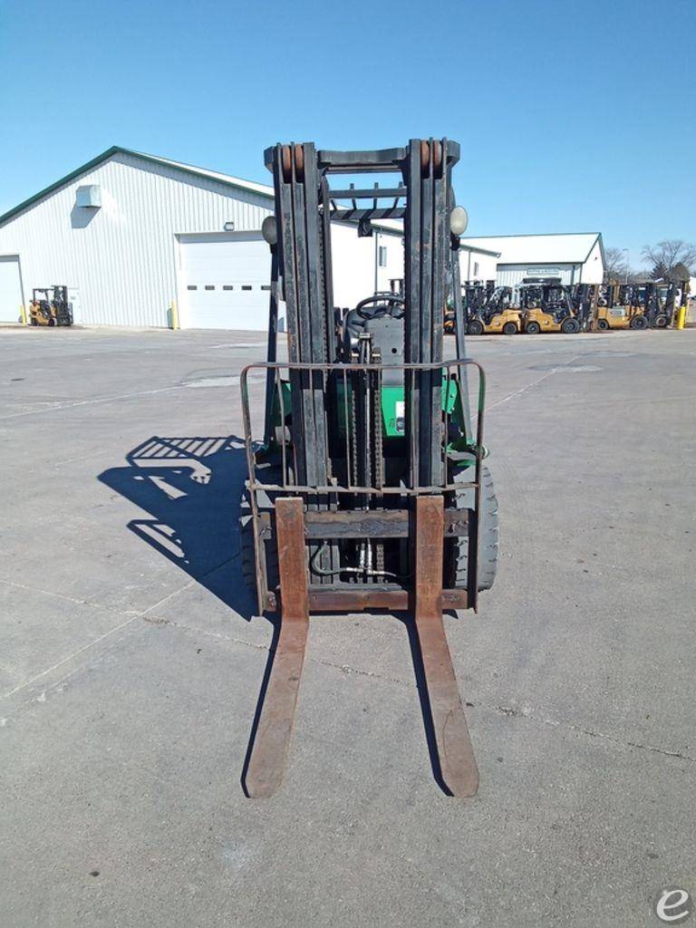 2012 Mitsubishi FG30N