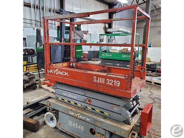 2015 Skyjack SJ-3219 Electric Sciss...