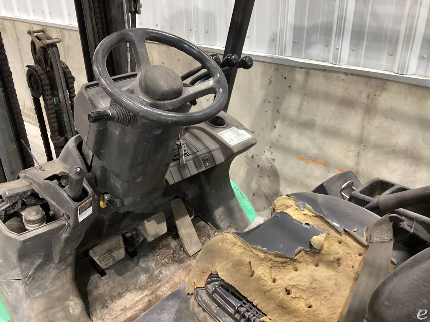 2020 Mitsubishi FG25N