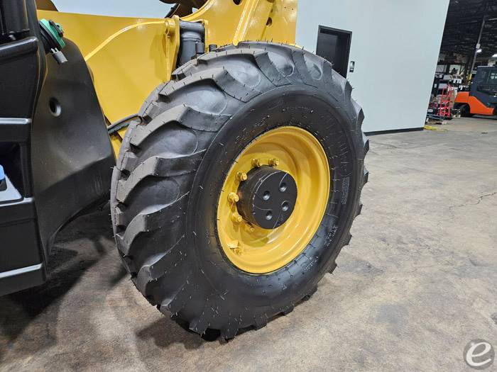 2017 Cat TL1055D