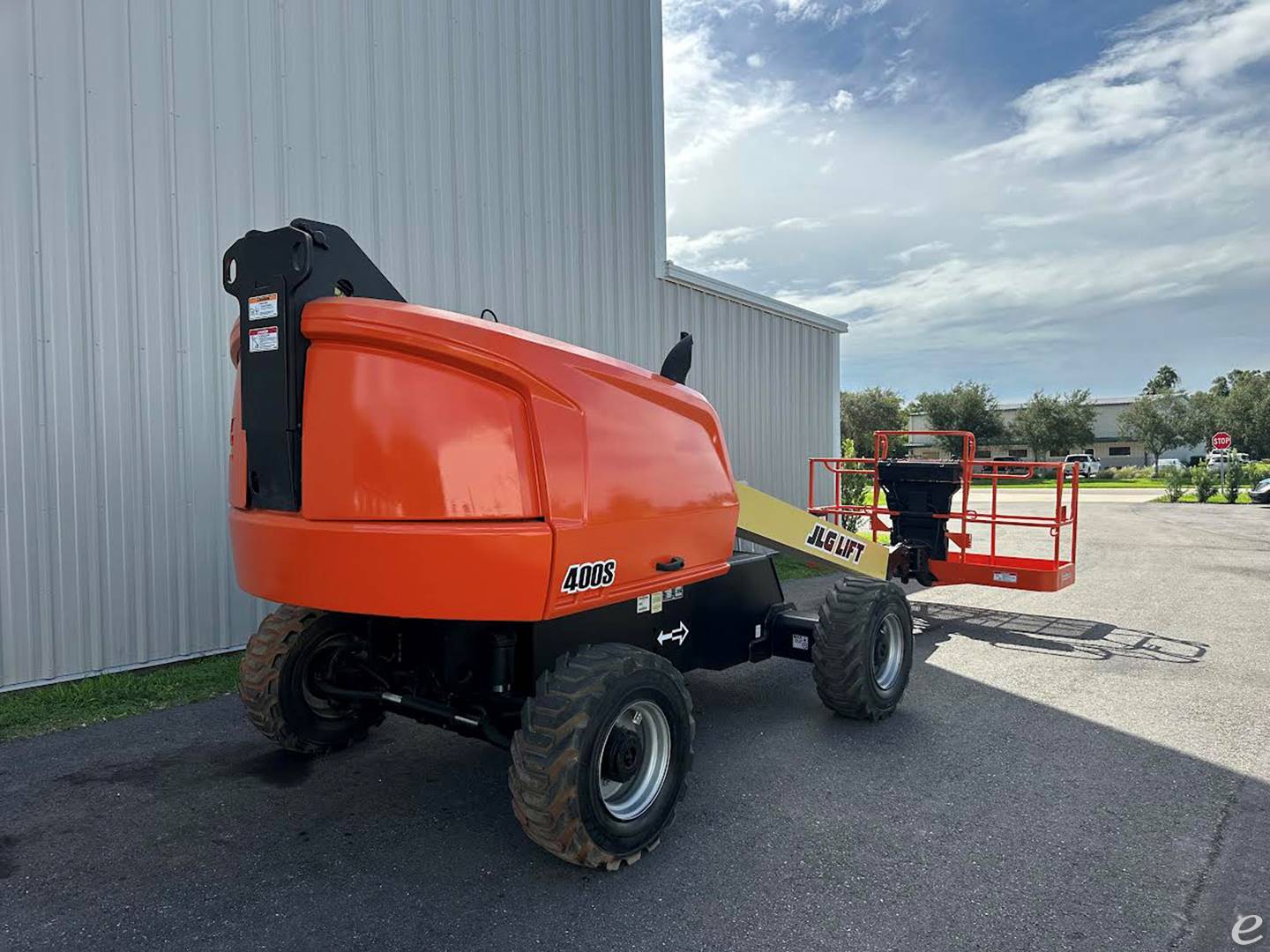 2015 JLG 400S