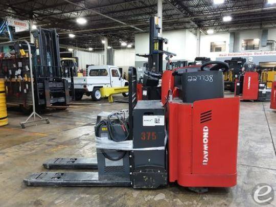 2019 Raymond 8900