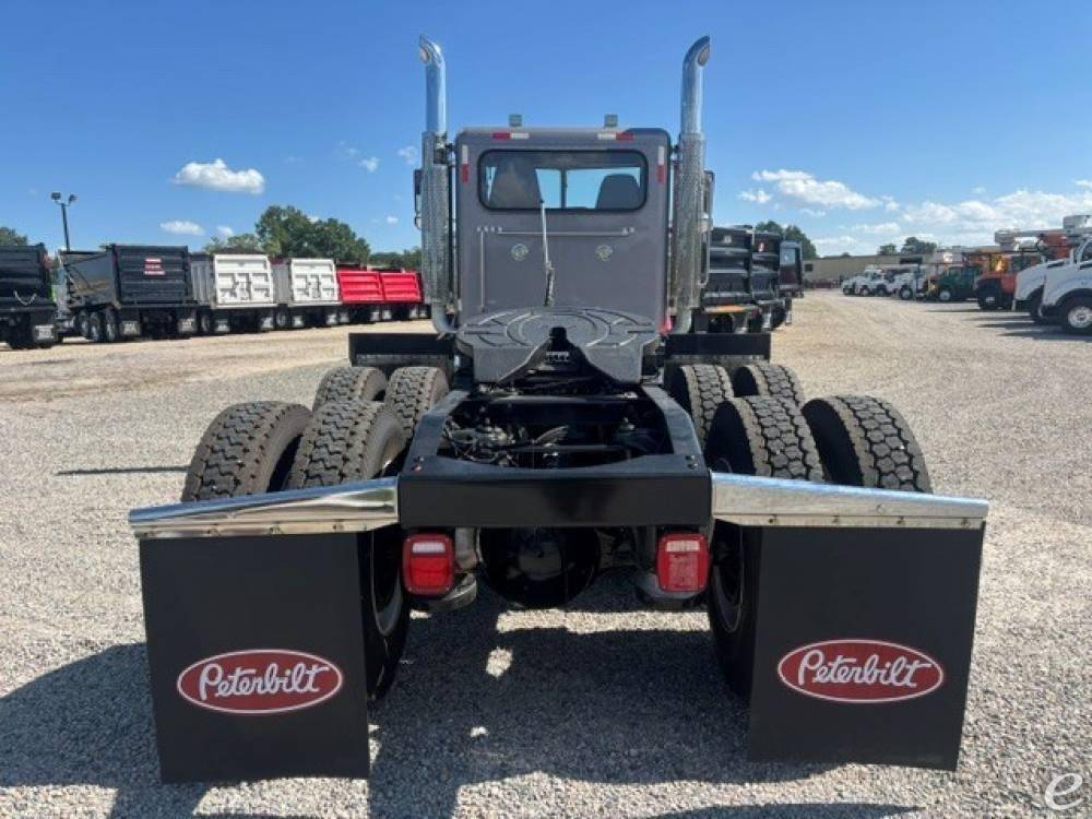 2015 Peterbilt 389