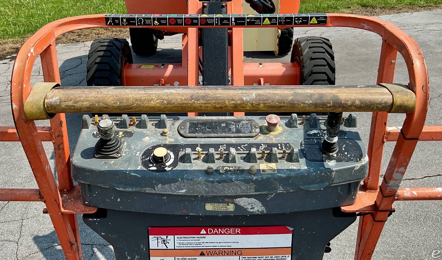 2017 JLG 450AJ