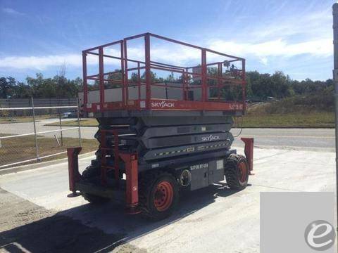 2008 Skyjack SJ8243RT Diesel Scissor Lift - 123Forklift