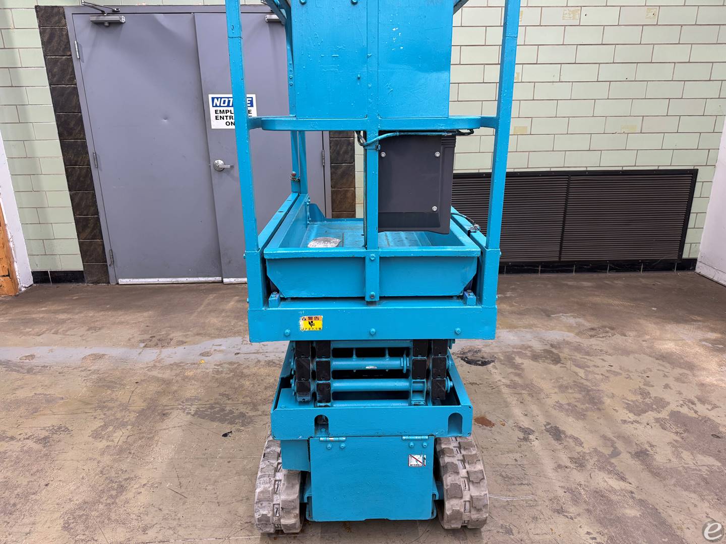 2010 Used AIRMAN ENCL045