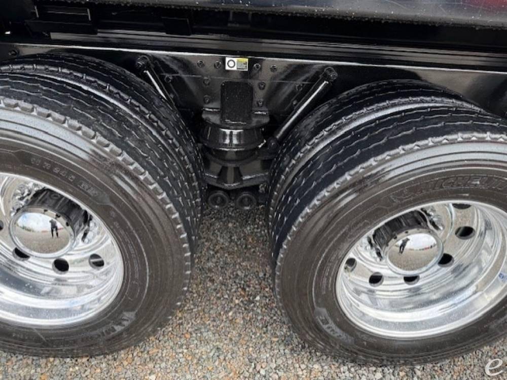2025 Kenworth T880S
