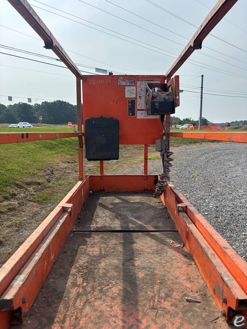 2015 JLG 1923RS