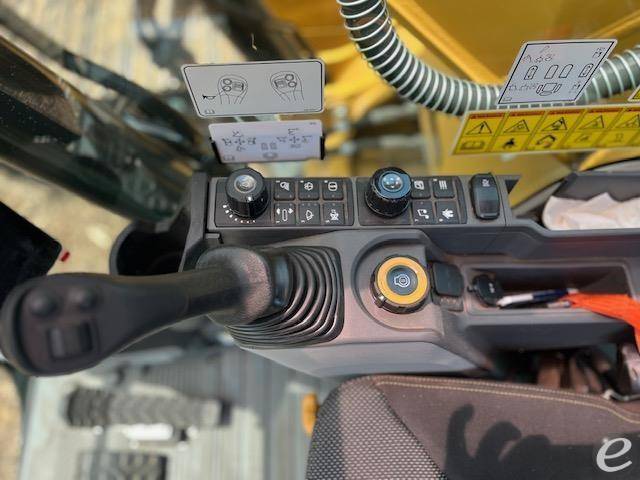 2025 Cat 320