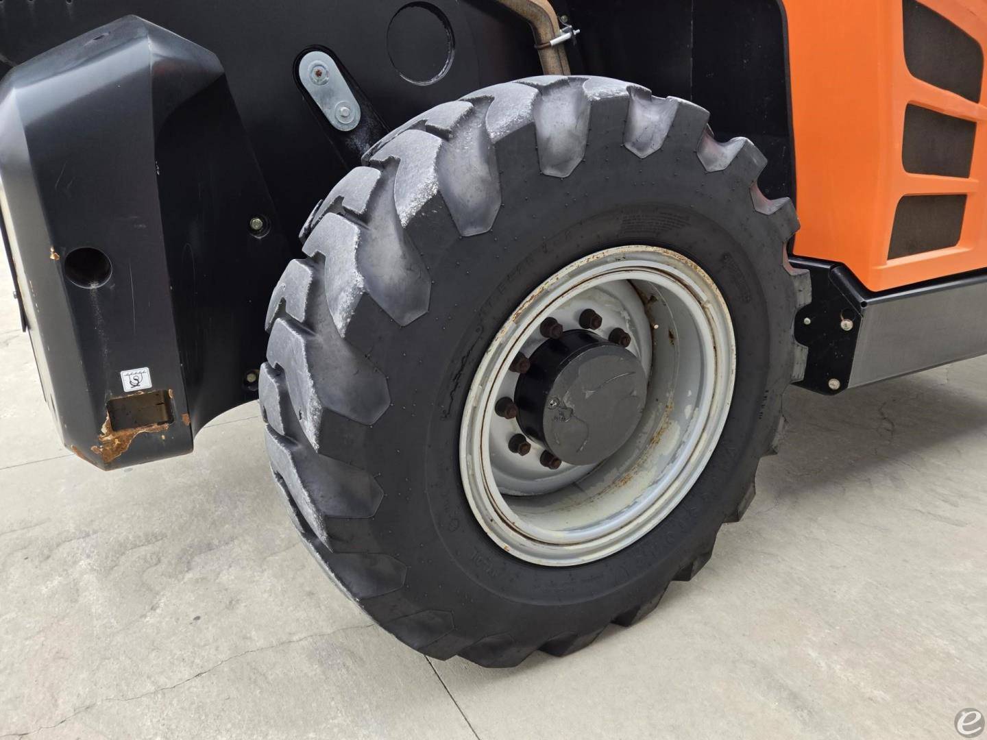 2019 JLG 1732