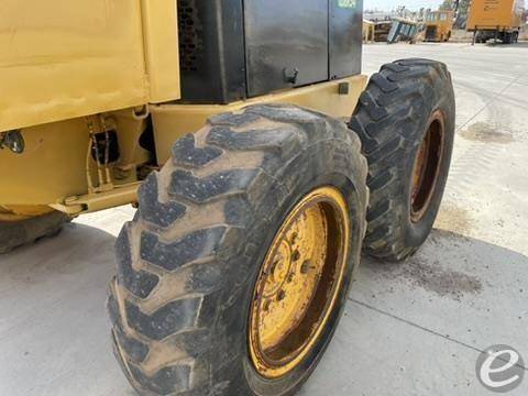 John Deere 570A