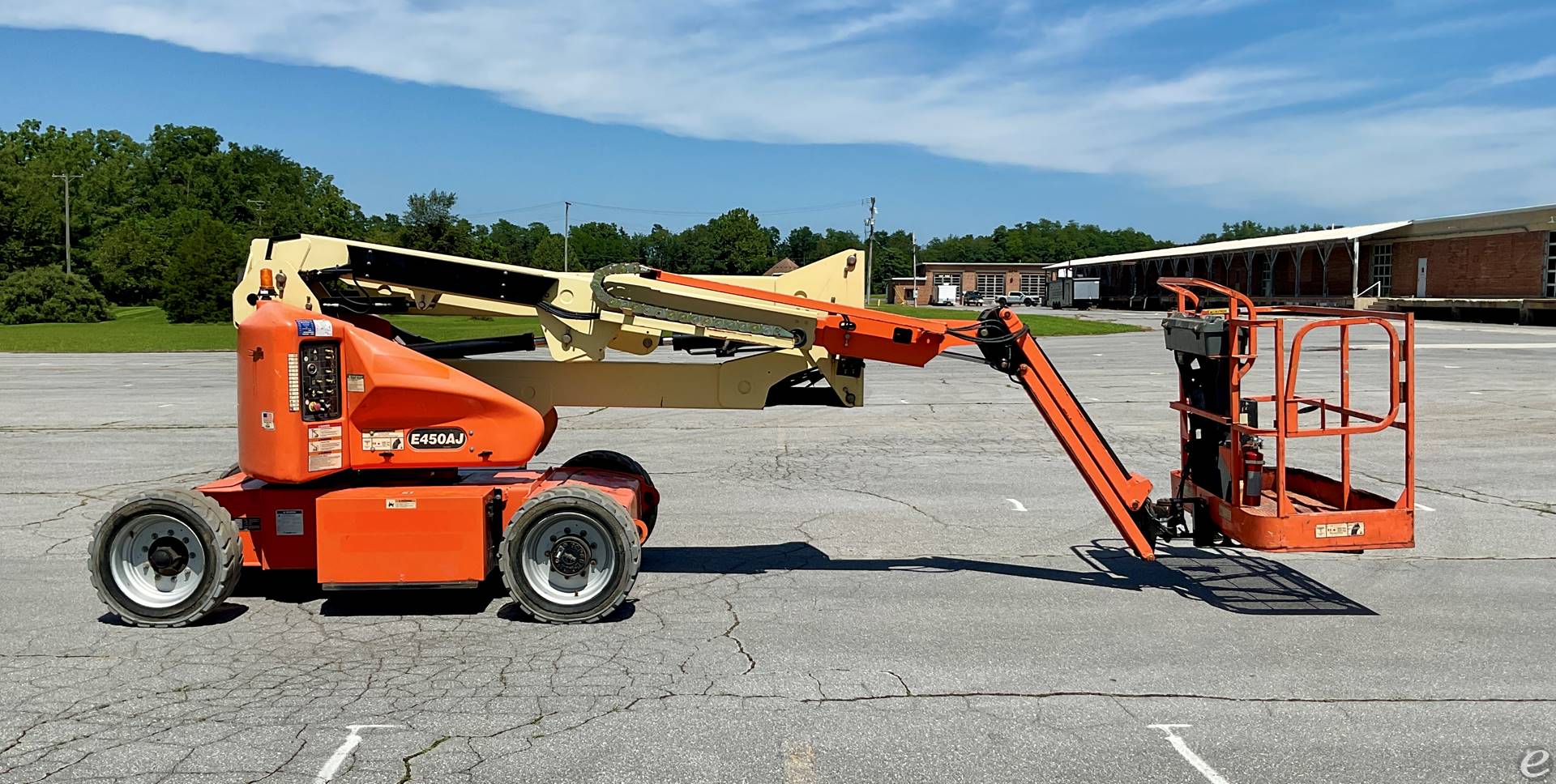 2015 JLG E450AJ
