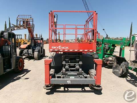 2018 Skyjack SJ6832RT