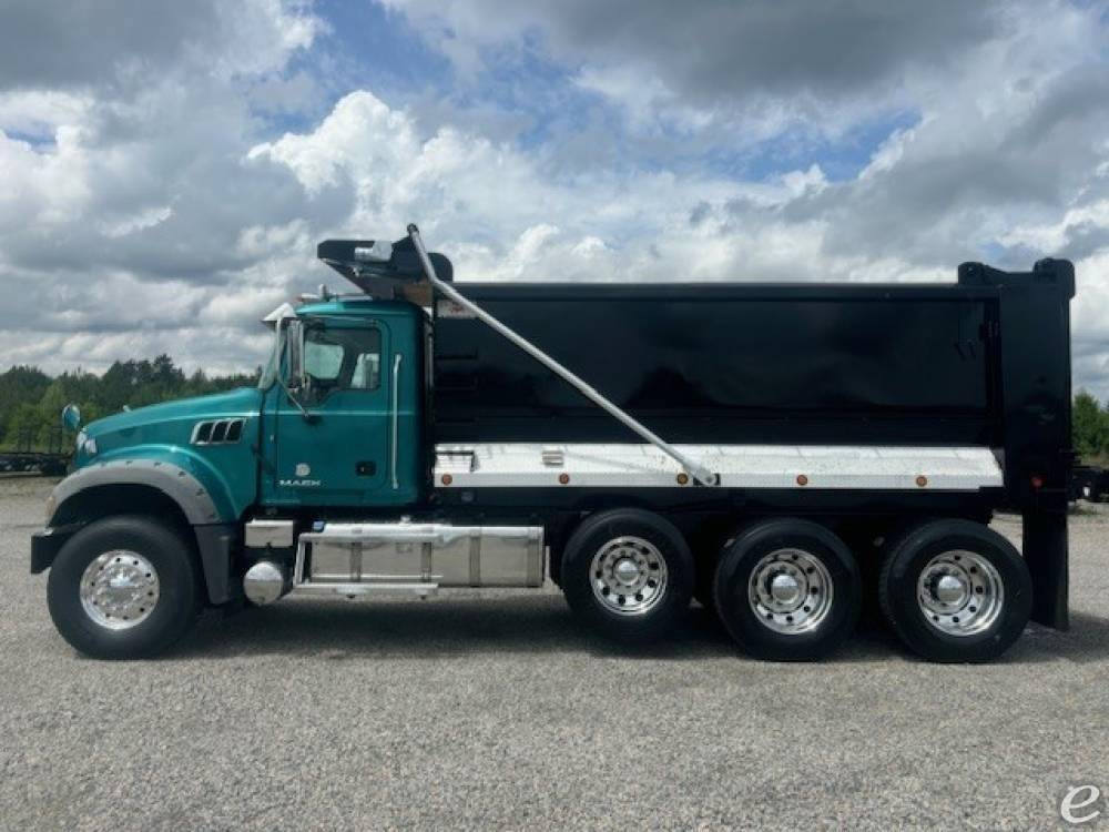2018 Mack GRANITE GU713