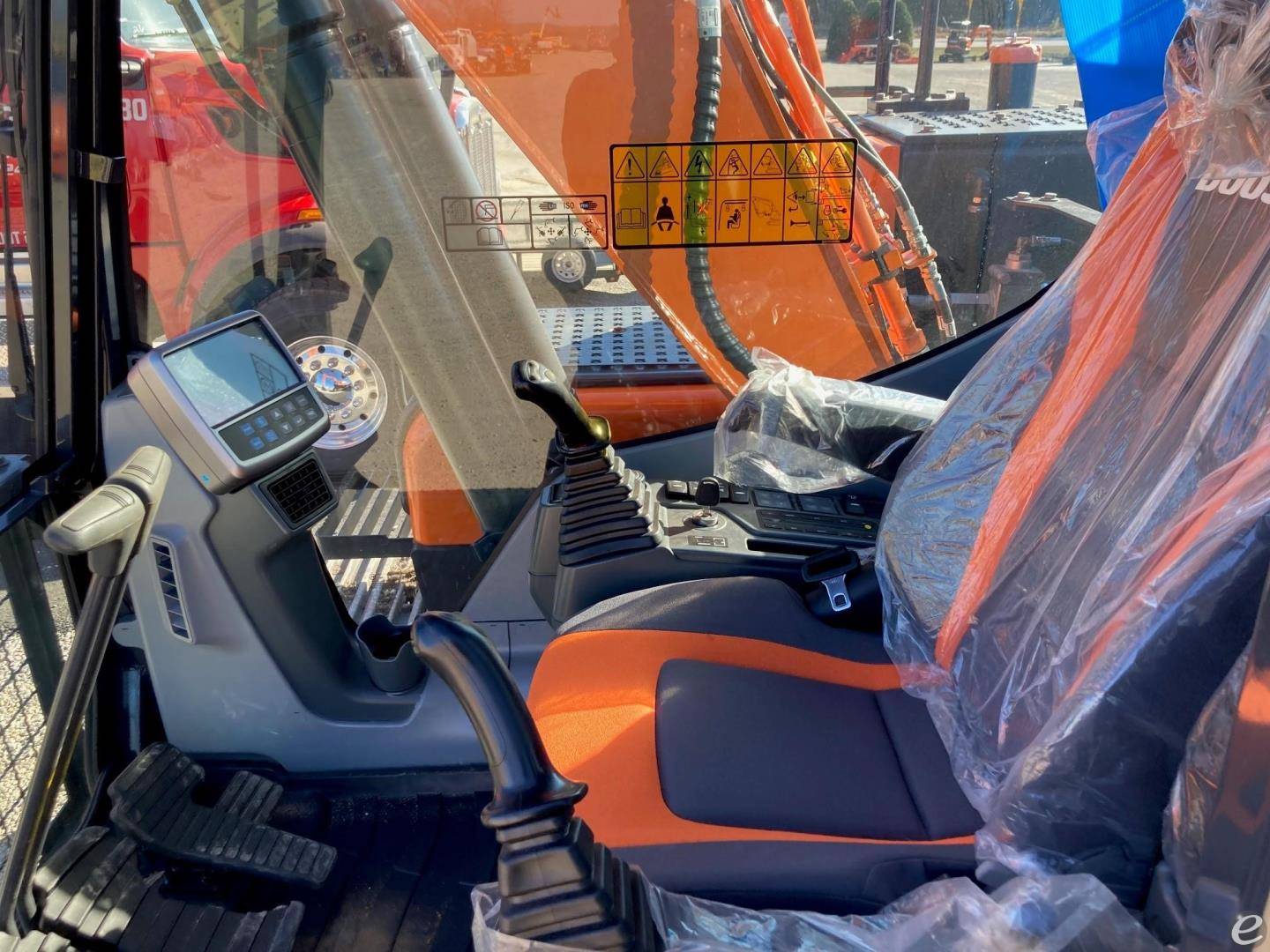 2022 Doosan DX140 LC