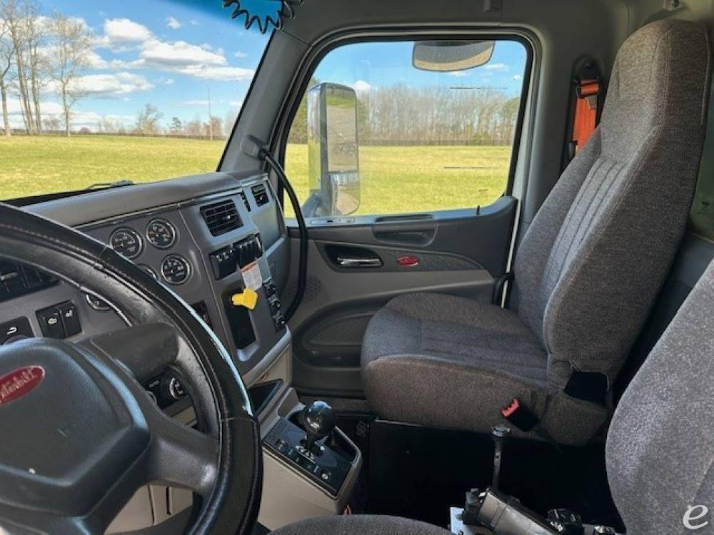2017 Peterbilt 567