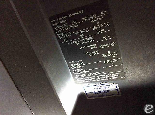 2004 Crown RR5220-35 Electric Reach Truck - 123Forklift