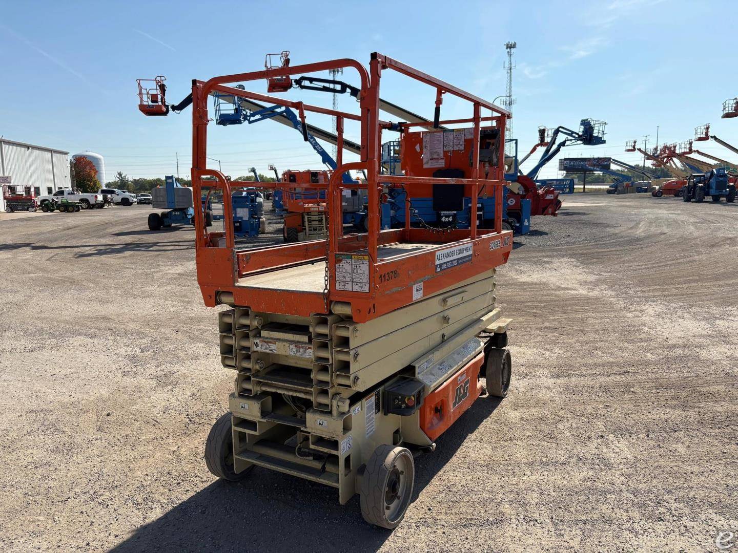 2011 JLG 3246ES