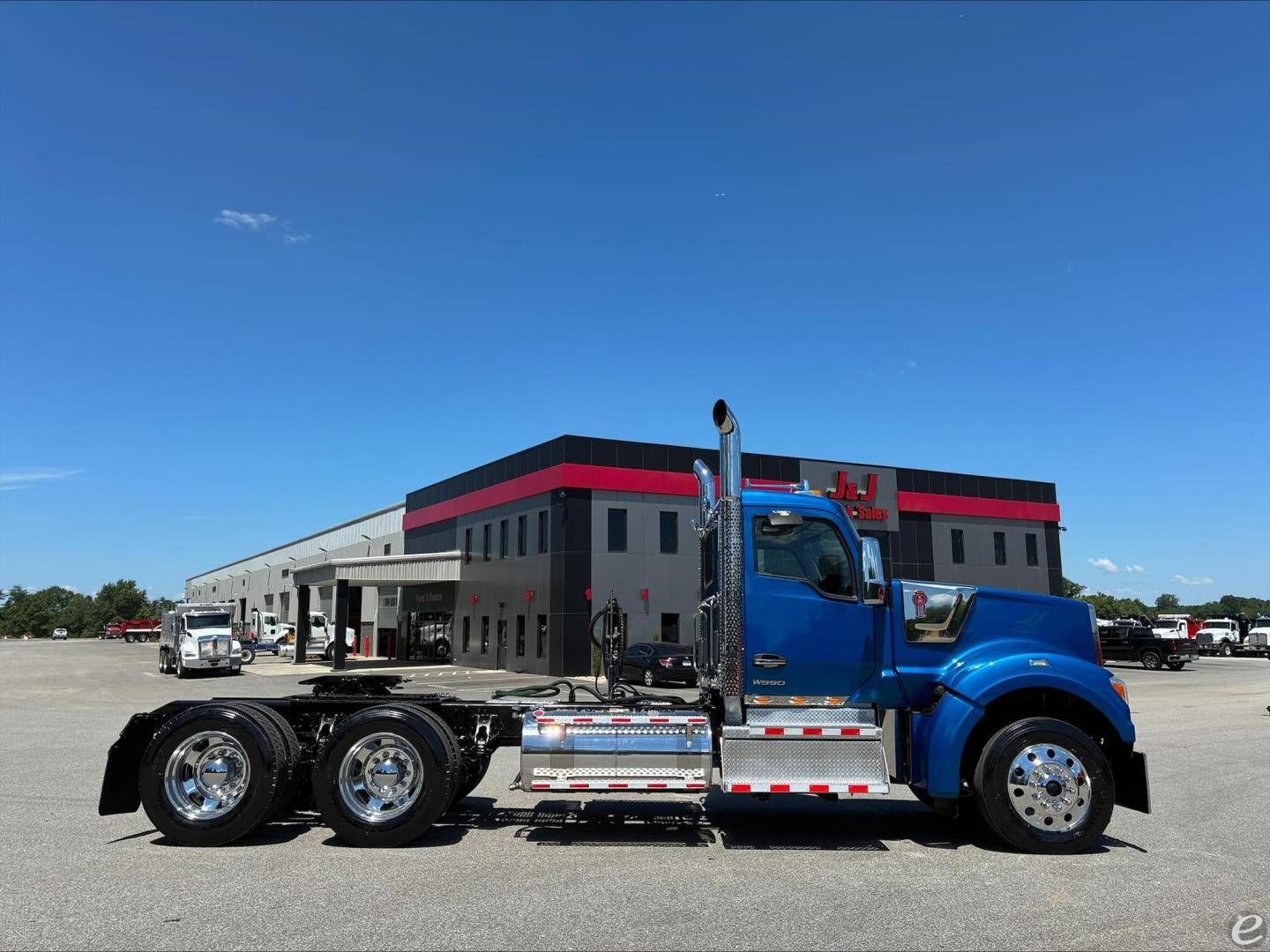 2024 Kenworth W990