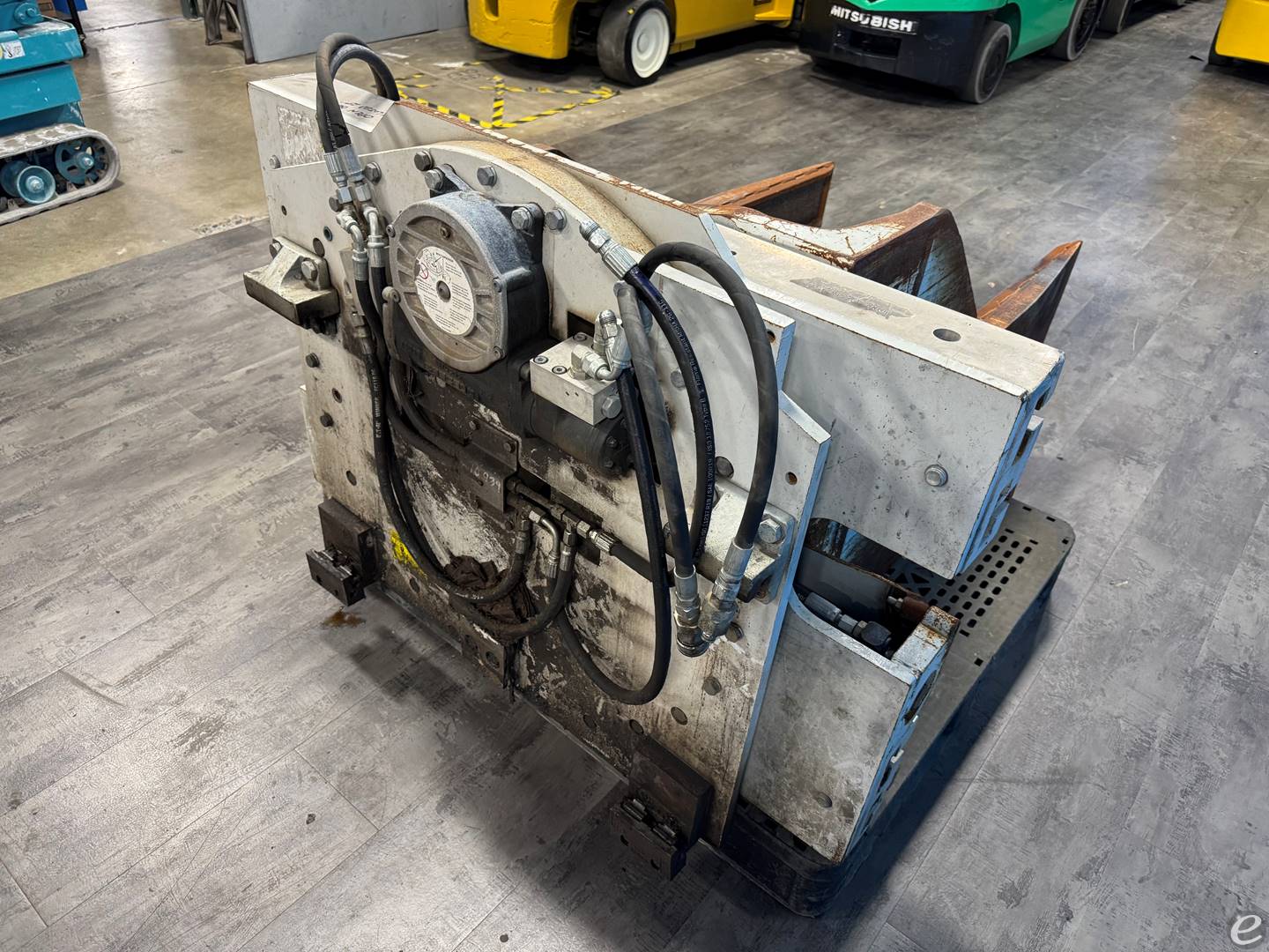 Cascade Rotating Bale Clamp 70D-46865