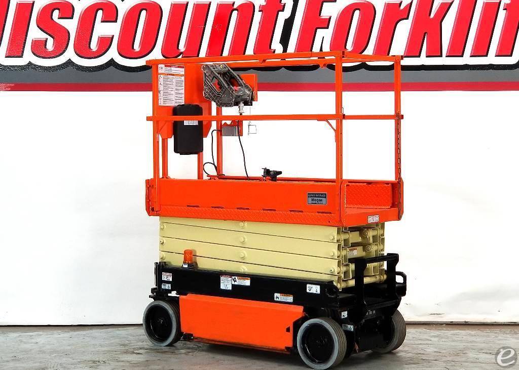 2018 JLG 1932R