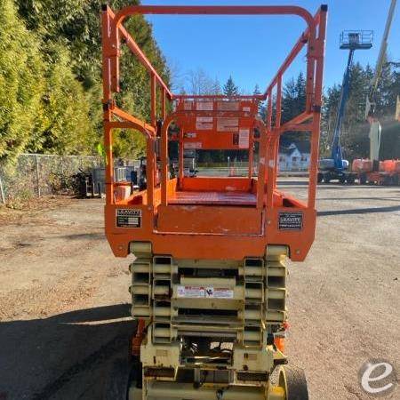 2017 JLG ES2646