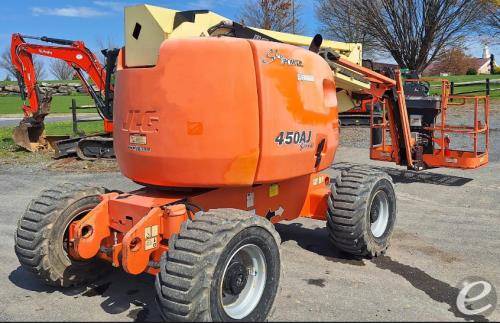 2017 JLG 450AJ
