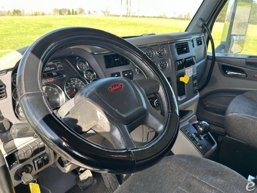 2017 Peterbilt 567