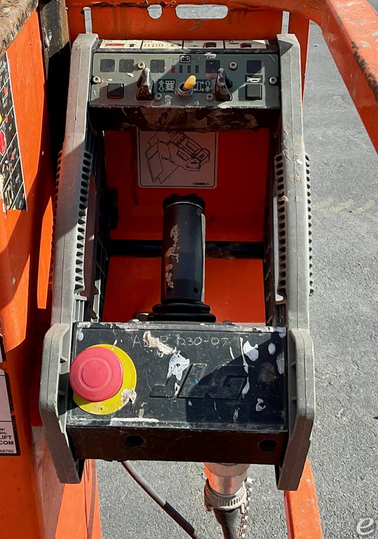 2013 JLG 1230ES