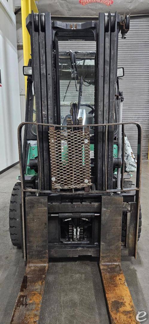 2010 Mitsubishi FG30N