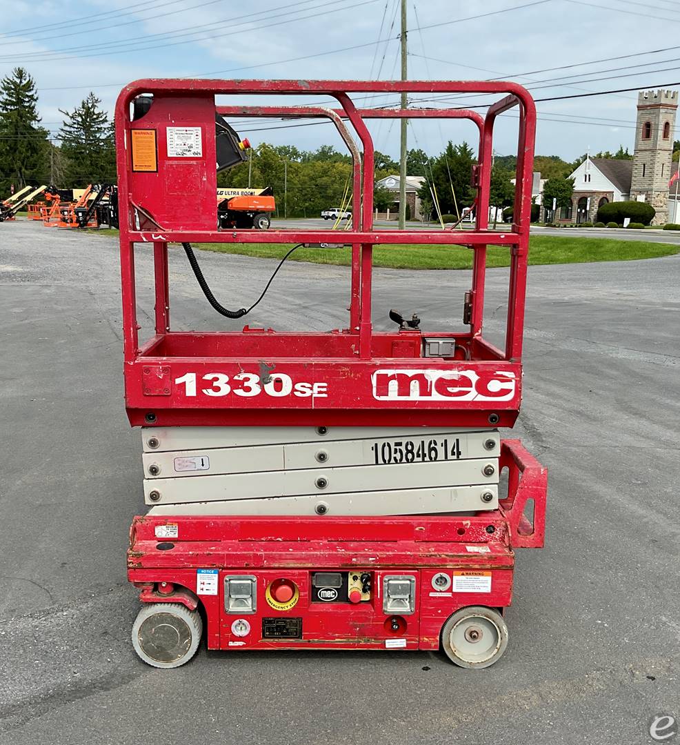 2017 JLG 1330SE