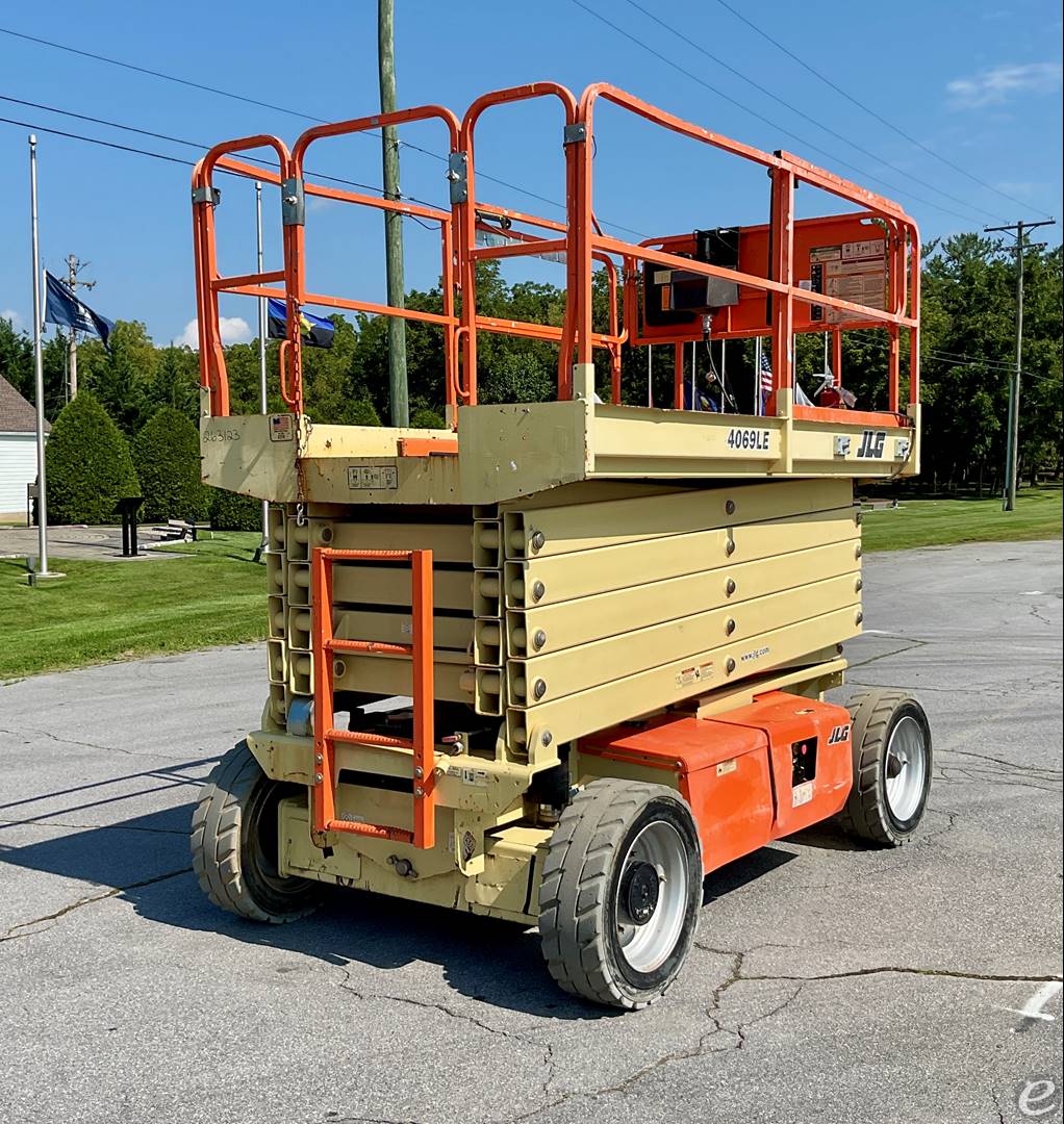 2017 JLG 4069LE