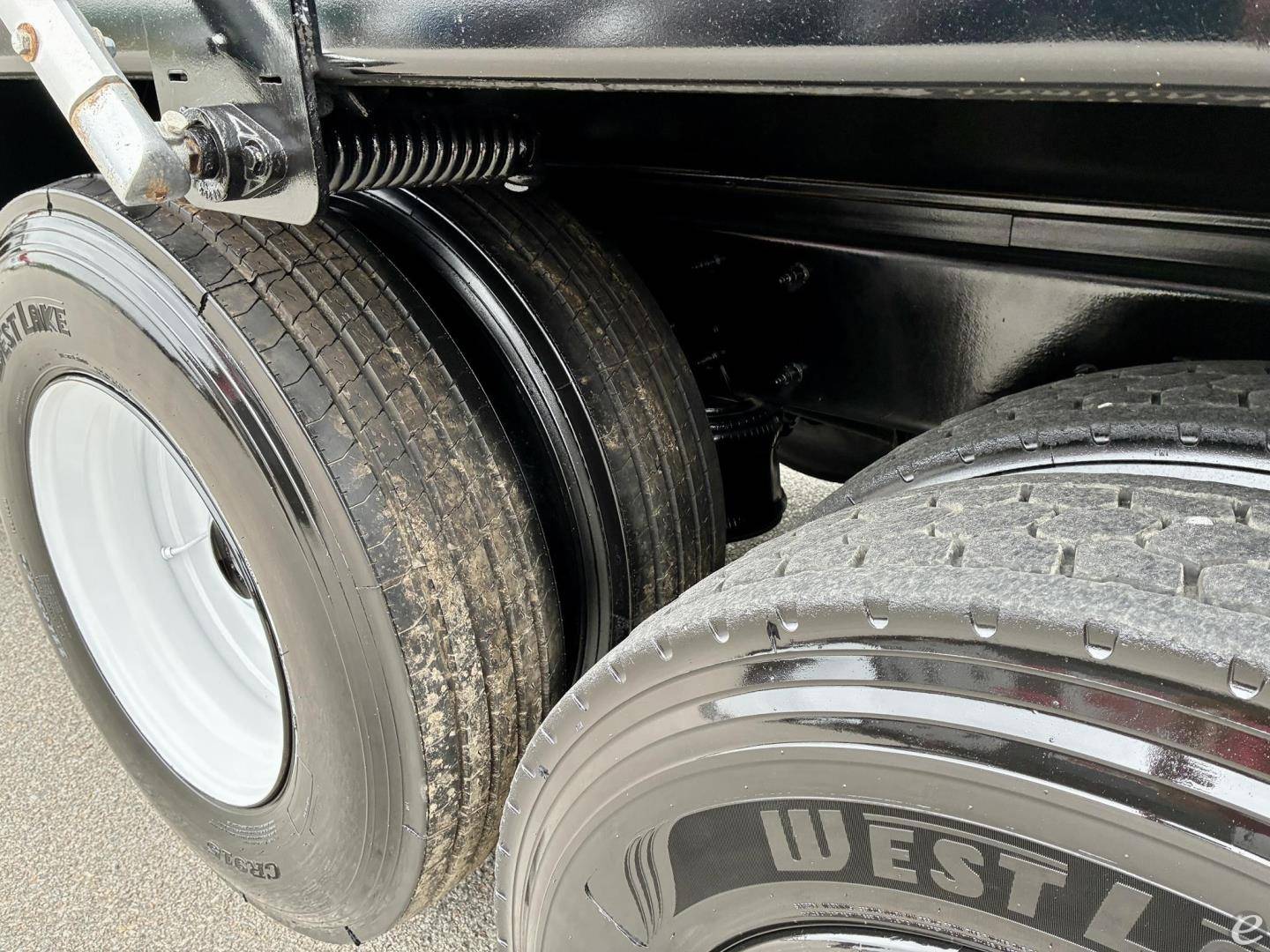 2025 Kenworth T880