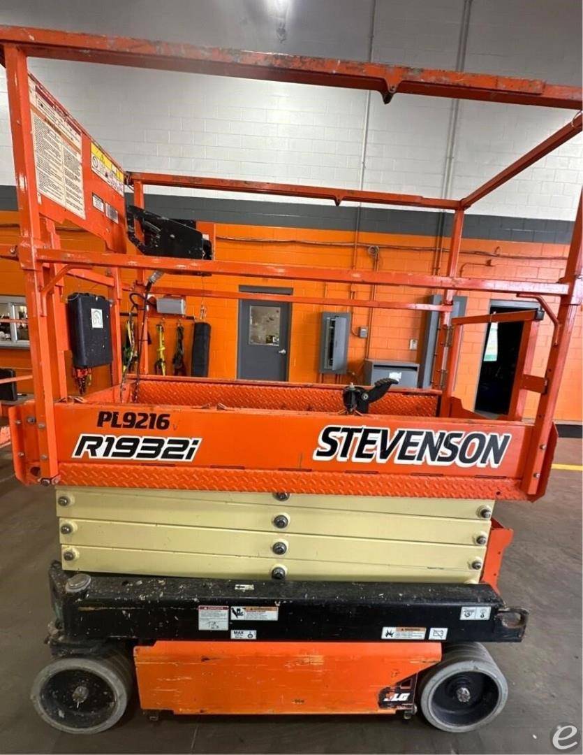 2021 JLG R1932i