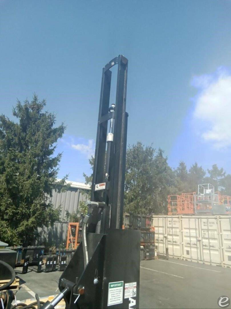 2024 Manitou POST DRIVER COMPLETE WITH SSL MOUNT, HOSE & COUPLE