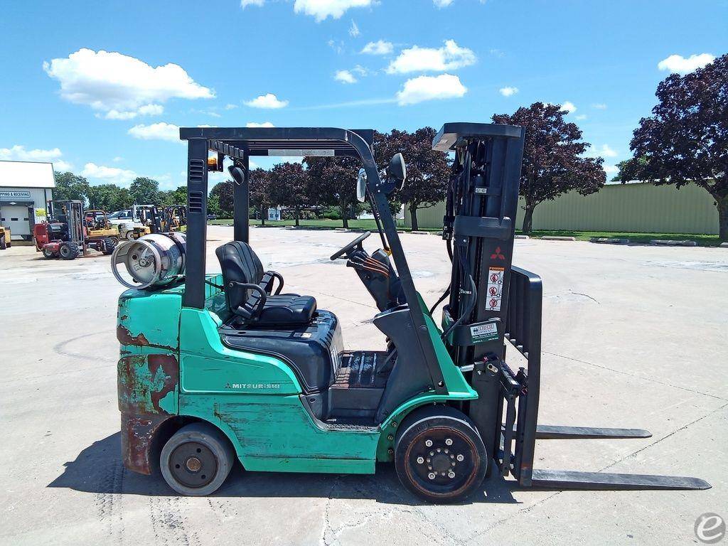 2013 Mitsubishi FGC30N
